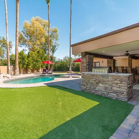 Sereno Ranch By Avantstay Sleeps 16 Outdoor Barkitchen Pool Fire Pit Hot Tub